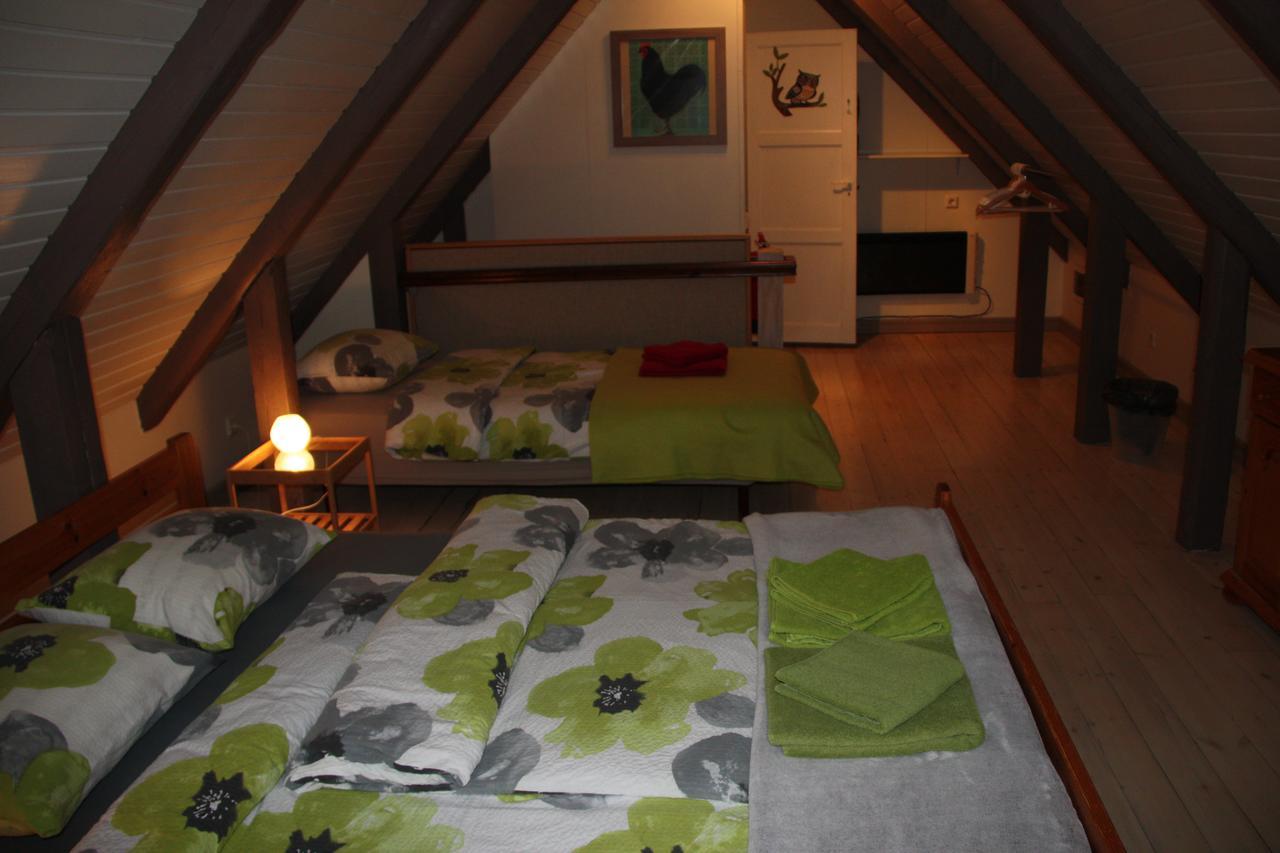 Julia'S Guesthouse B&B Hnaus Eksteriør bilde