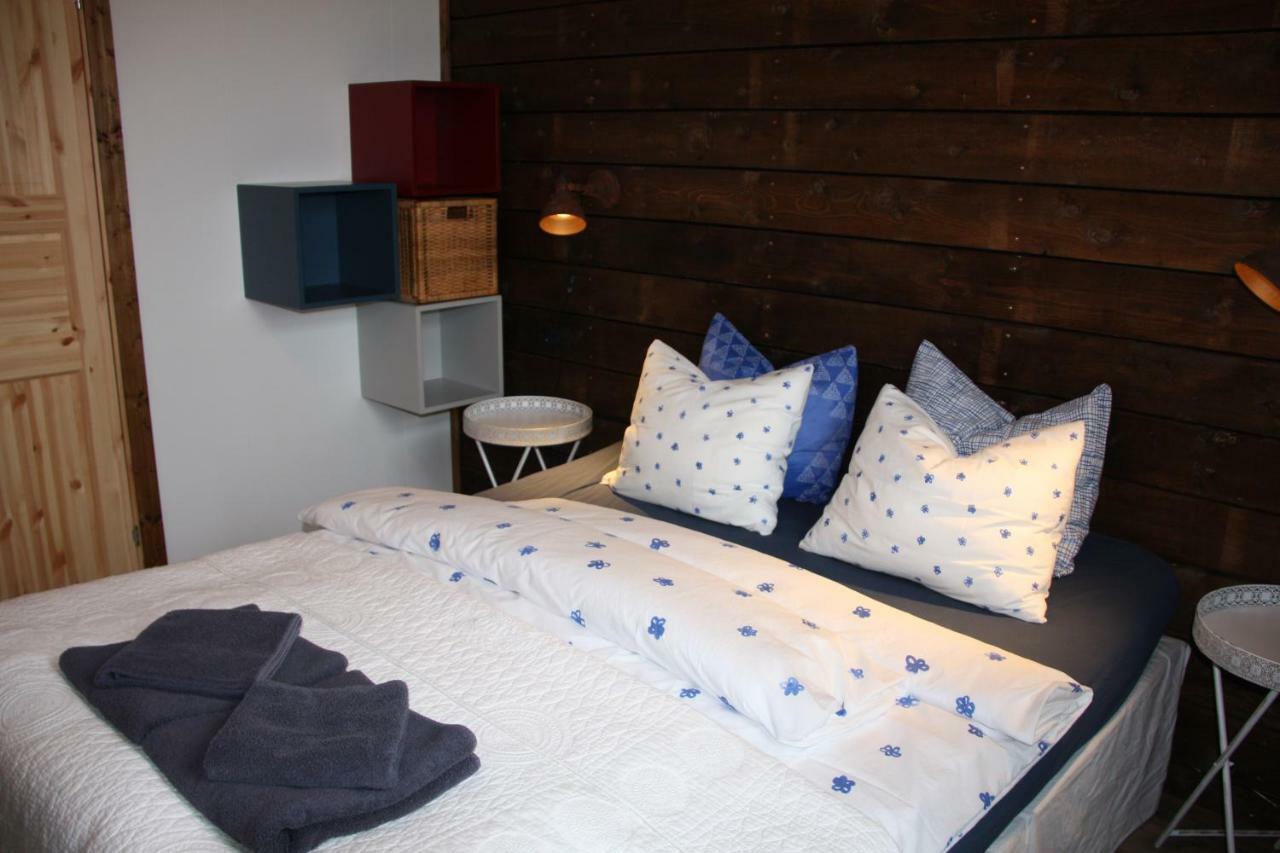 Julia'S Guesthouse B&B Hnaus Eksteriør bilde